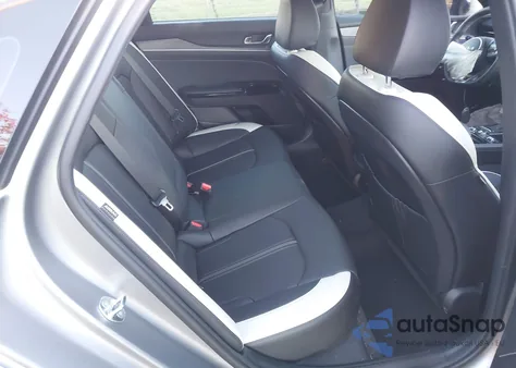 2025 Kia K5 Gt-Line z USA, uszkodzony, nr VIN KNAG64J78S5352715